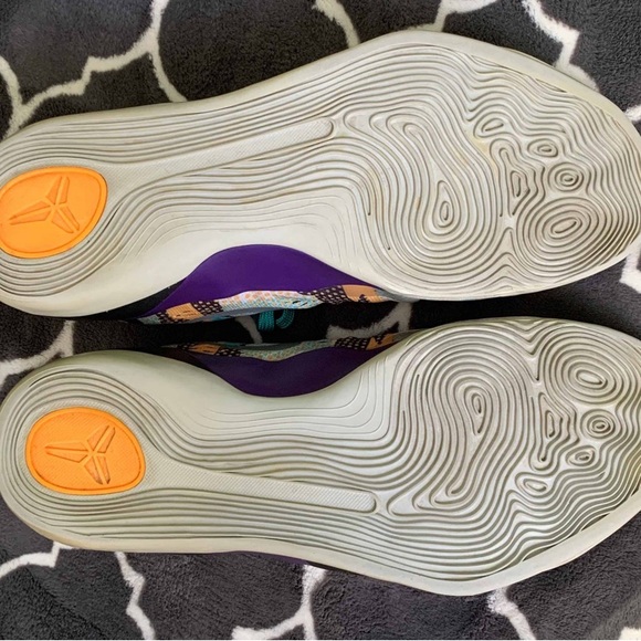 Nike Kobe 11 EM “Pop Art” - Picture 5 of 8